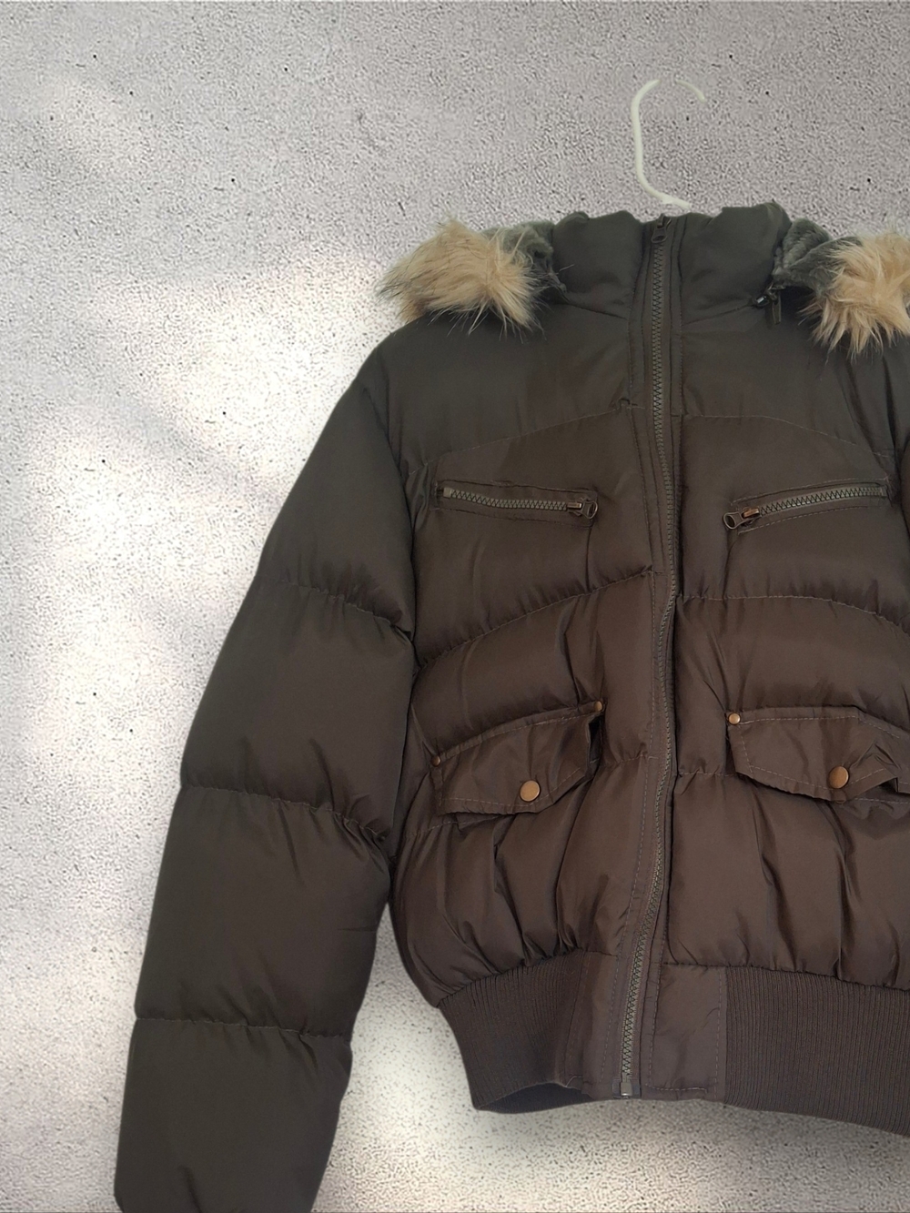 Women’s Puffer Jacket with Faux Fur Trim - Olive